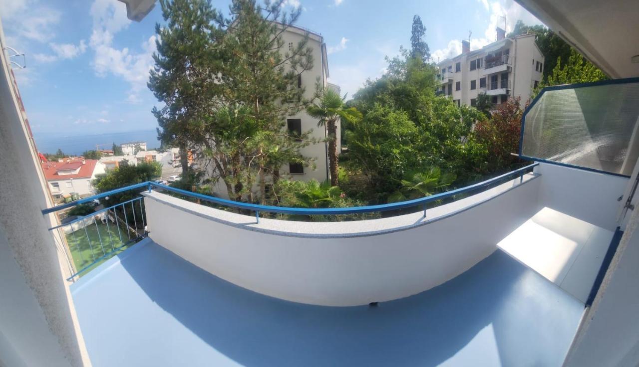 Apartment With Direct Sea View, Free Parking And Close To Beaches And Promenade Lovran Zewnętrze zdjęcie