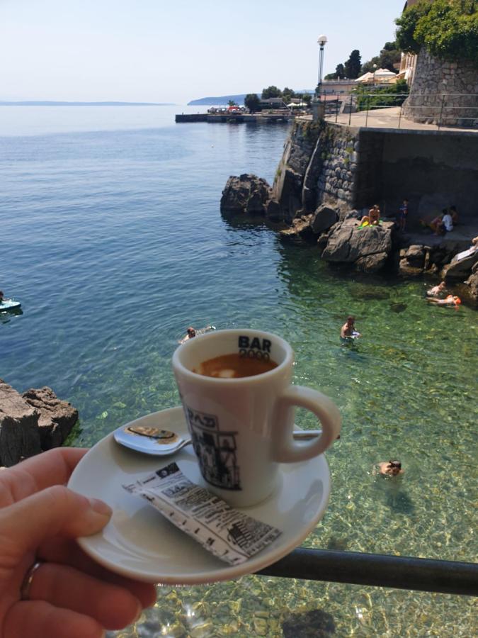 Apartment With Direct Sea View, Free Parking And Close To Beaches And Promenade Lovran Zewnętrze zdjęcie