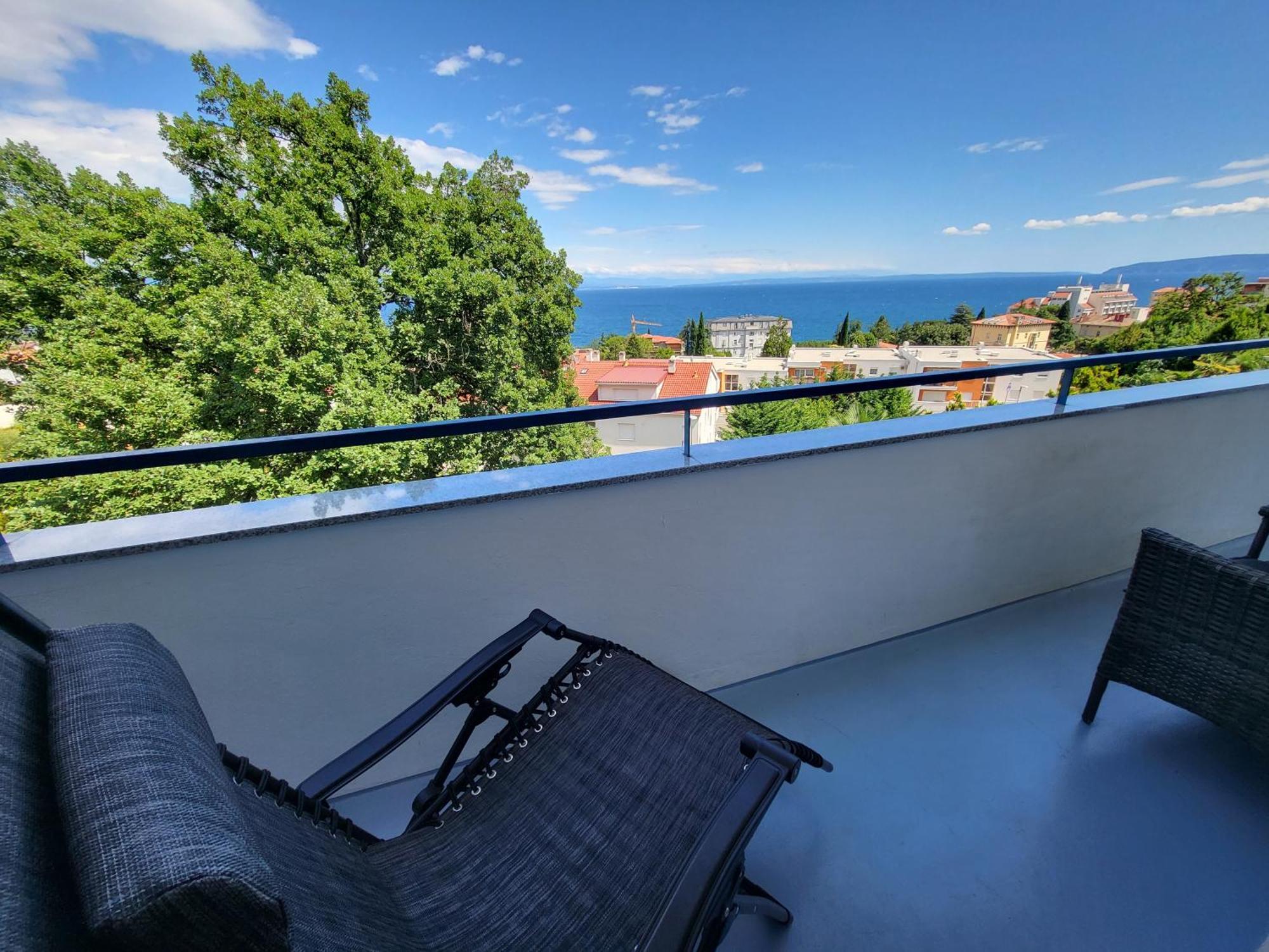 Apartment With Direct Sea View, Free Parking And Close To Beaches And Promenade Lovran Zewnętrze zdjęcie