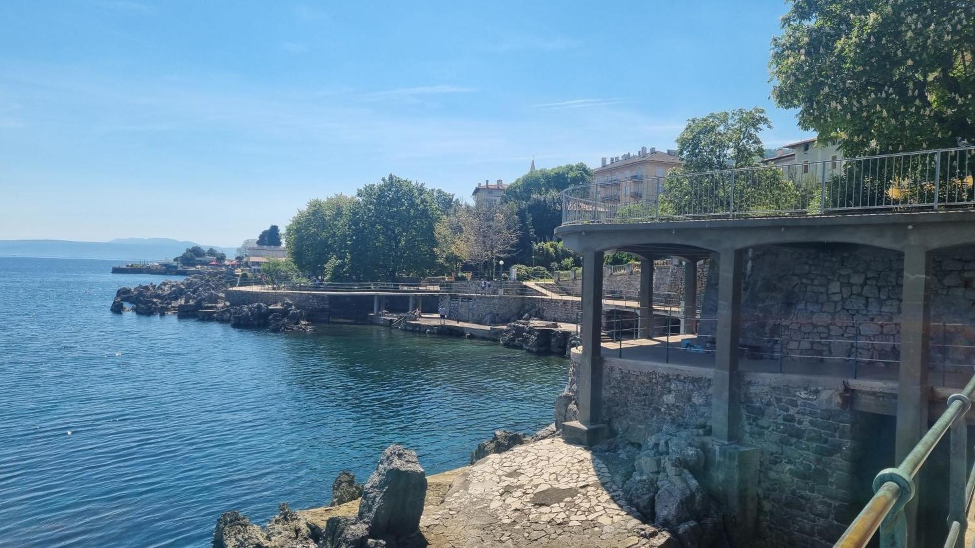 Apartment With Direct Sea View, Free Parking And Close To Beaches And Promenade Lovran Zewnętrze zdjęcie